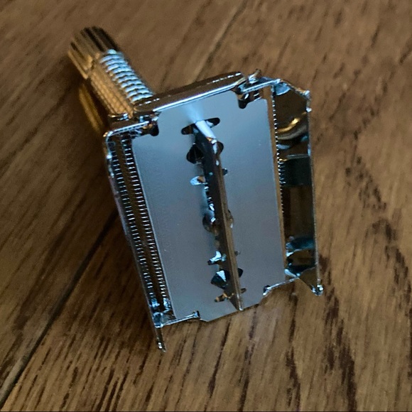 2 Safety Shaving Razor Sets Stainless Steel Shaver Each with 5 Refill Blades NIP - Picture 4 of 14